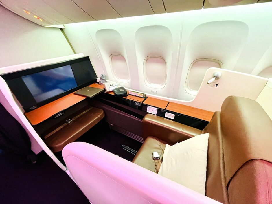【JALファーストクラス】国際線！搭乗記。座席、アメニティ、パジャマなど！ロサンゼルスから羽田まで。 ママお医者さんの旅行大好き大冒険！